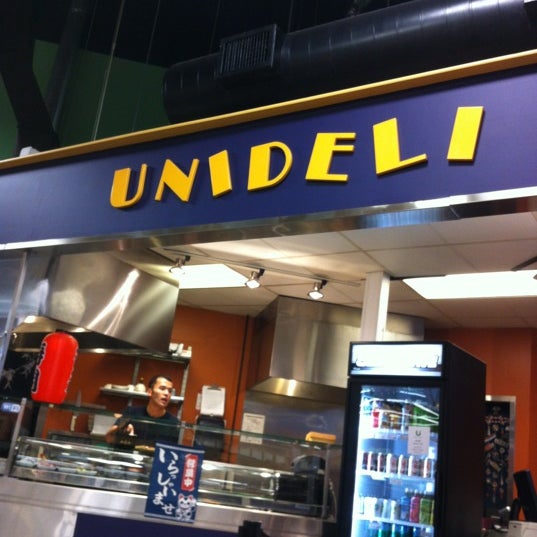 Снимок сделан в United Noodles and UniDeli пользователем Thako H. 8/19/2012