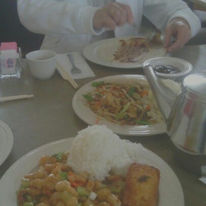 Photo taken at Uptown China Restaurant by Steve H. on 8/20/2012