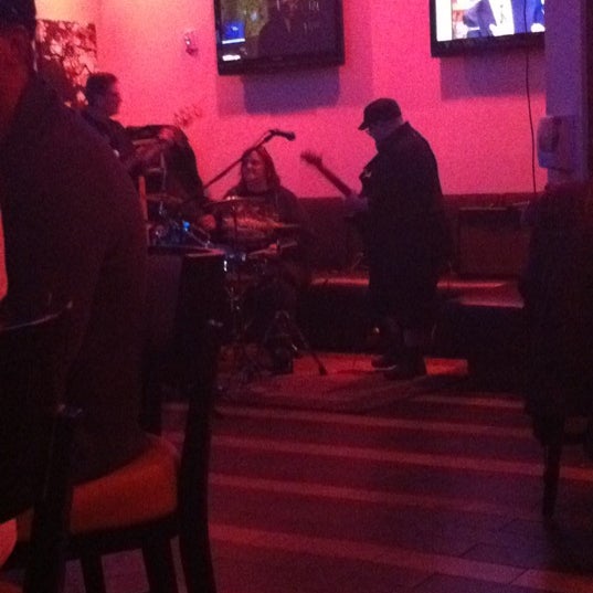 Foto tomada en Brentwood Cafe &amp; Tavern  por Bri B. el 3/5/2012