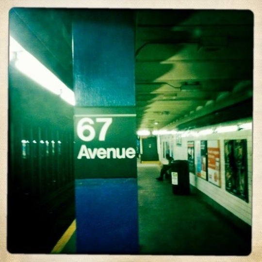 Mta R67 Photos at MTA Subway - 67th Ave (M/R) - Metro Station