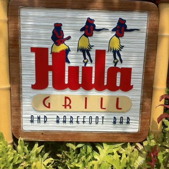 Photo taken at Hula Grill Kaanapali by Susie W. on 2/27/2012