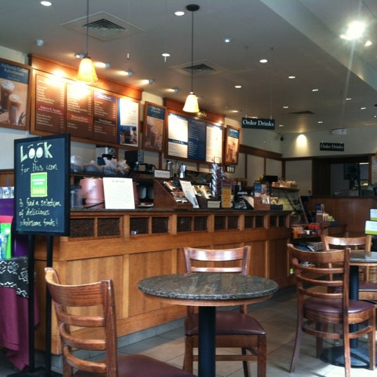 Photo taken at Peet&#39;s Coffee &amp; Tea by Cynthia Pavlova R. on 8/4/2012