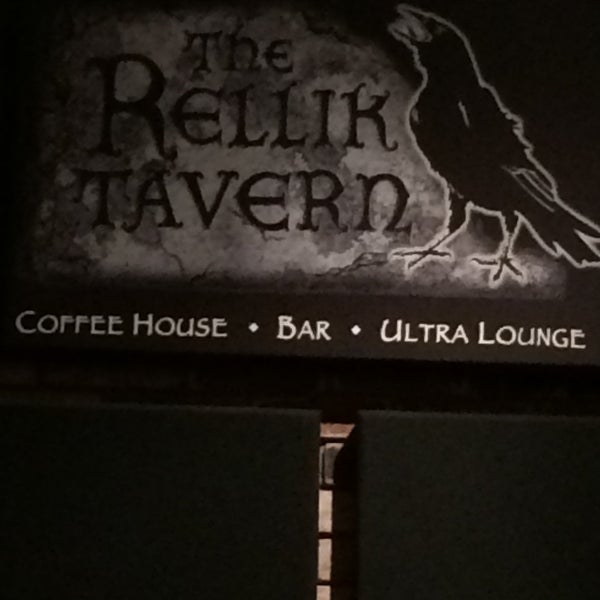 Foto tirada no(a) The Rellik Tavern por Errol R. em 10/18/2015
