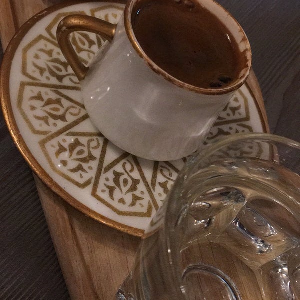 Снимок сделан в Rumeli Çikolatacısı пользователем Seher K. 5/13/2019