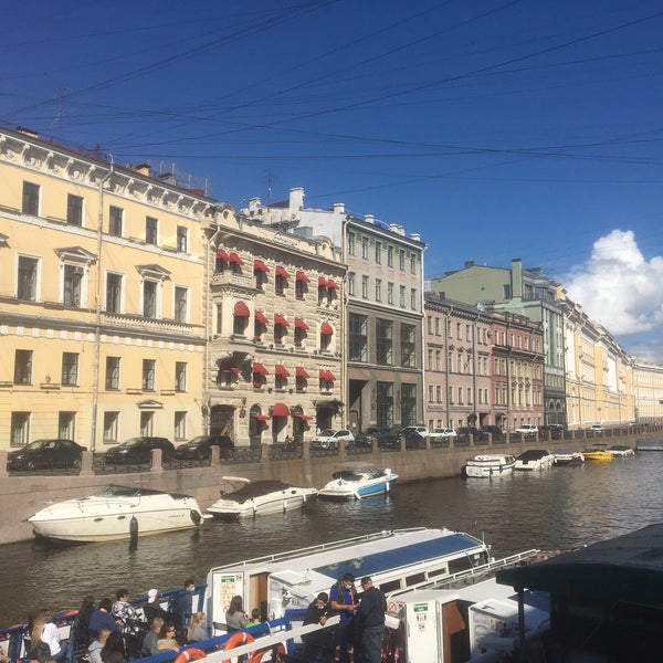 Das Foto wurde bei Moyka River Embankment von Misha K. am 8/6/2020 aufgenommen