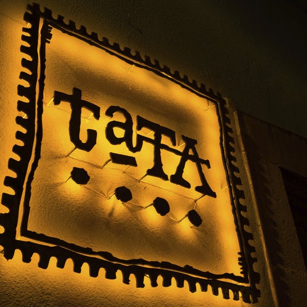 7/10/2015 tarihinde Tata Mezcalería + Cocina de Autorziyaretçi tarafından Tata Mezcalería + Cocina de Autor'de çekilen fotoğraf