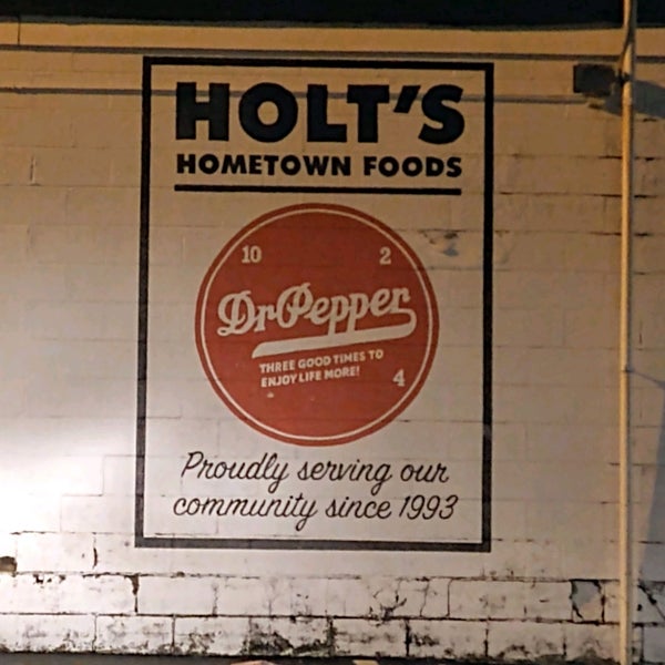 Holt's Hometown Foods Grocery Store in Ridgetop