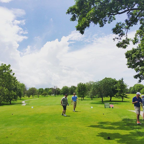 Foto tirada no(a) Cog Hill Golf And Country Club por Christopher V. em 6/15/2015