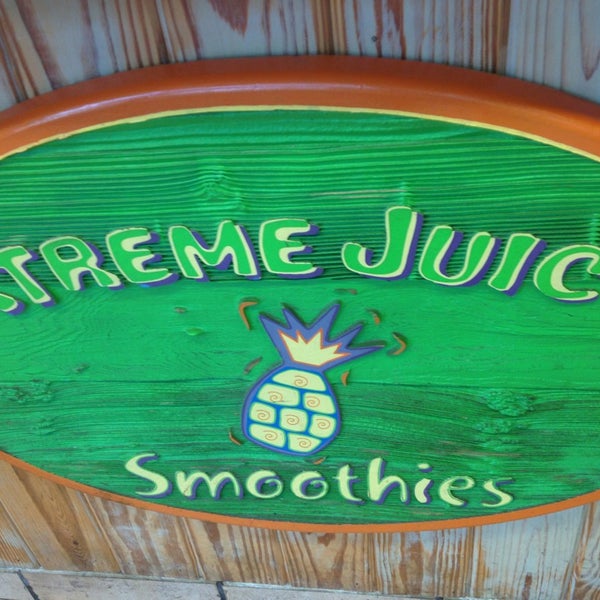 รูปภาพถ่ายที่ Xtreme Juice โดย C.J. D. เมื่อ 11/6/2013