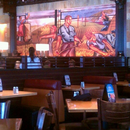 Photo taken at BJ&#39;s Restaurant &amp; Brewhouse by Douglas F. on 9/22/2012