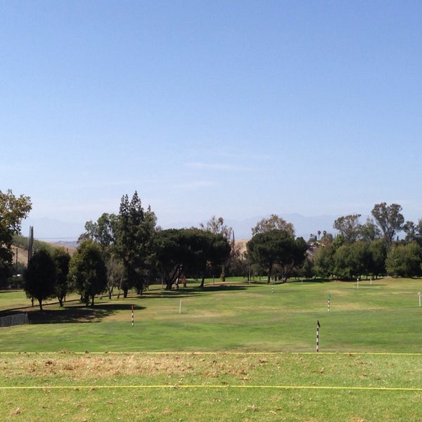 6/8/2014 tarihinde Gary K.ziyaretçi tarafından Diamond Bar Golf Course'de çekilen fotoğraf