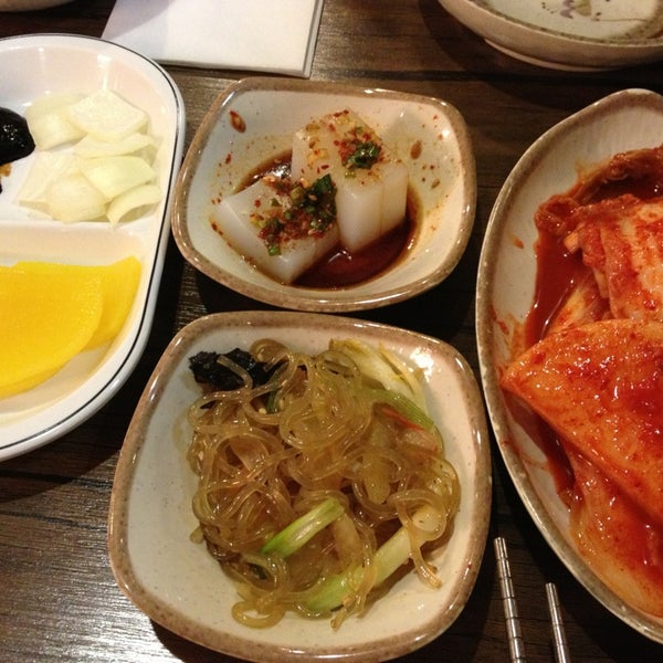 Снимок сделан в Song Cook&#39;s Authentic Korean Restaurant пользователем Juwon W. 4/11/2013