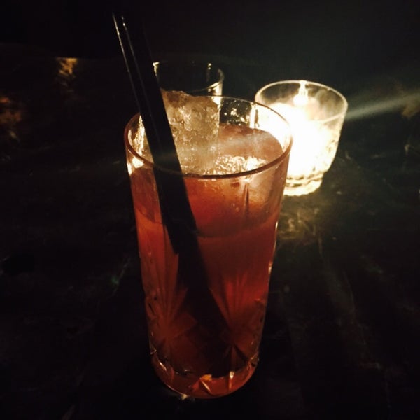 9/24/2015 tarihinde Esther J.ziyaretçi tarafından Experimental Cocktail Club'de çekilen fotoğraf