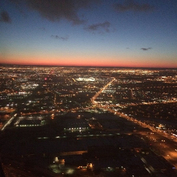 Foto tirada no(a) Aeroporto Internacional Pearson de Toronto (YYZ) por Rich B. em 3/2/2015