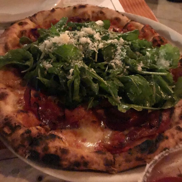 Go on the short farm tour before lunch or dinner. The tomato and bacon pizza with arugula is delicious