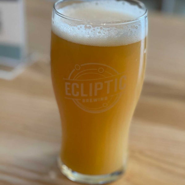 2/27/2021 tarihinde Nathan G.ziyaretçi tarafından Ecliptic Brewing'de çekilen fotoğraf