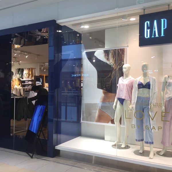 Gap Clothing Store In 都筑区 Gap Clothing Store In 都筑区