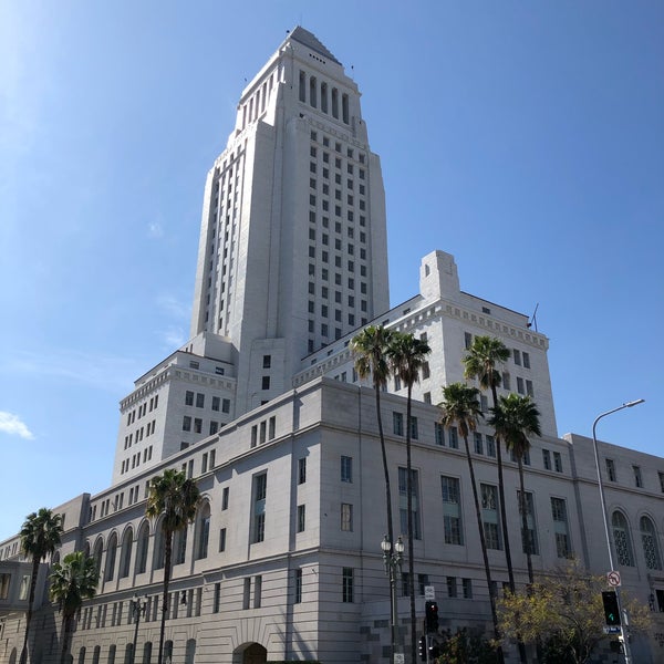 รูปภาพถ่ายที่ Los Angeles City Hall โดย Rene d. เมื่อ 2/24/2020