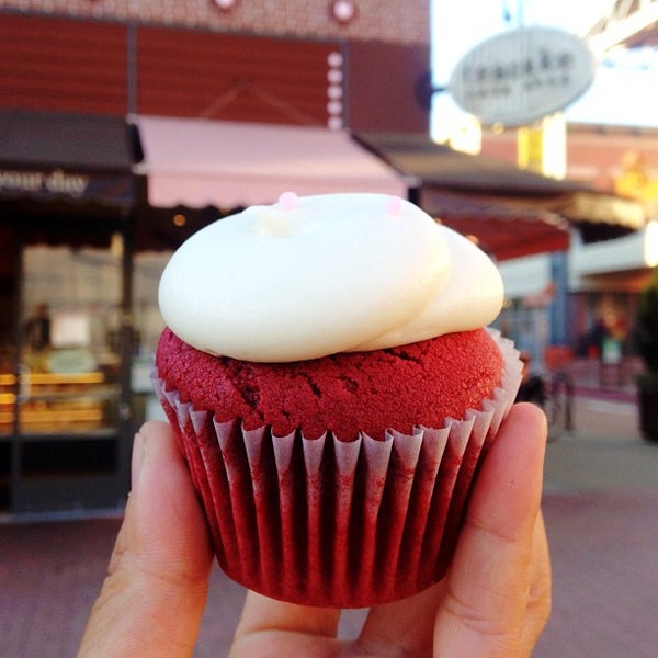 รูปภาพถ่ายที่ Teacake Bake Shop โดย Kira เมื่อ 8/30/2013