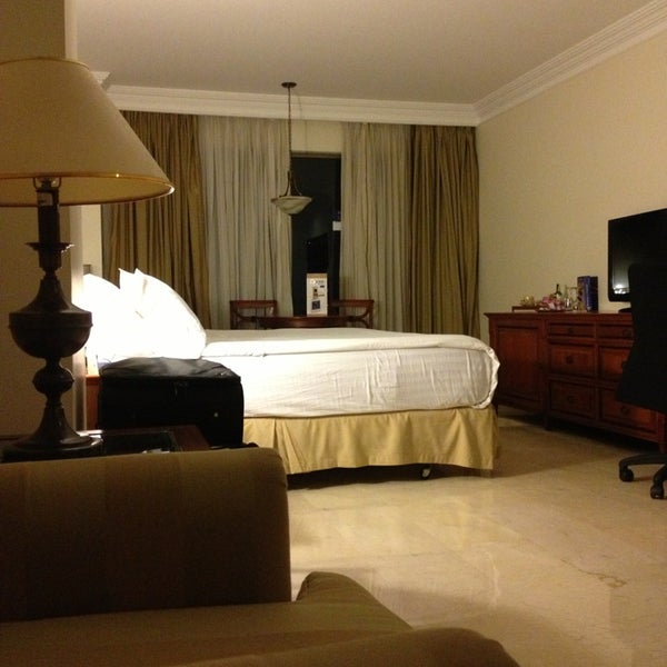 Photo taken at Hotel Dann Carlton Bucaramanga by Howard C. on 1/18/2013