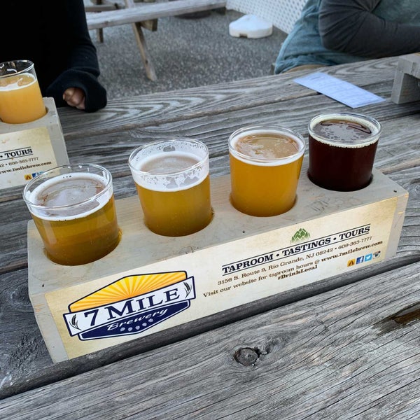 10/12/2019 tarihinde Brandon H.ziyaretçi tarafından 7 Mile Brewery'de çekilen fotoğraf