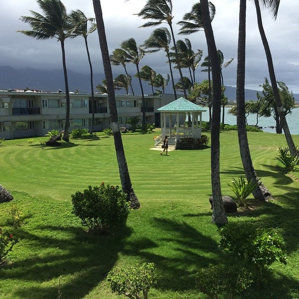 Photo taken at Maui Beach Hotel by Mario R. on 5/22/2015
