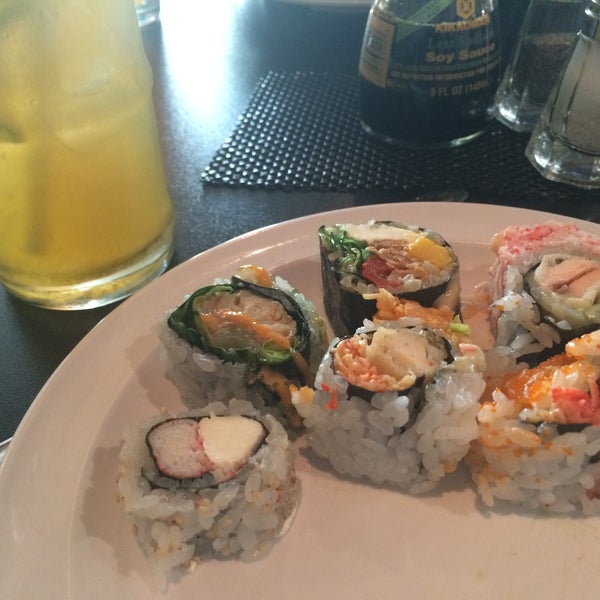 Photo taken at SanTo’s Modern American Buffet &amp; Sushi by Ellie P. on 7/10/2015