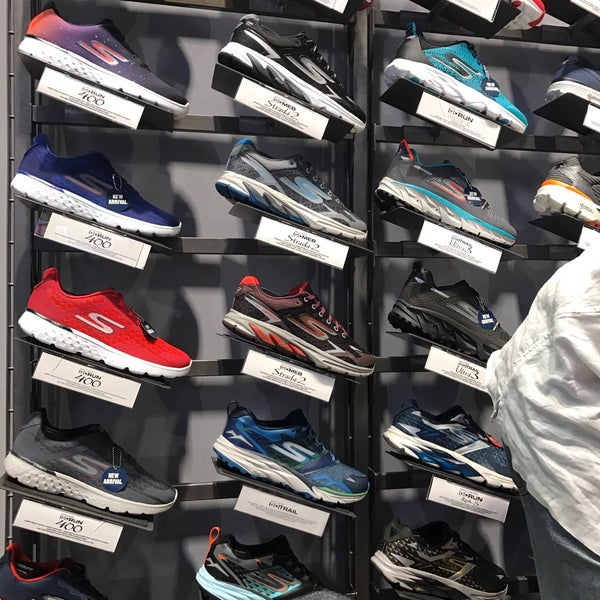 skechers pavilion mall