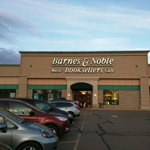 Photos At Barnes Noble 2100 Snelling Ave N