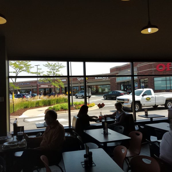 Centennial Lakes Plaza Shopping Mall in Edina