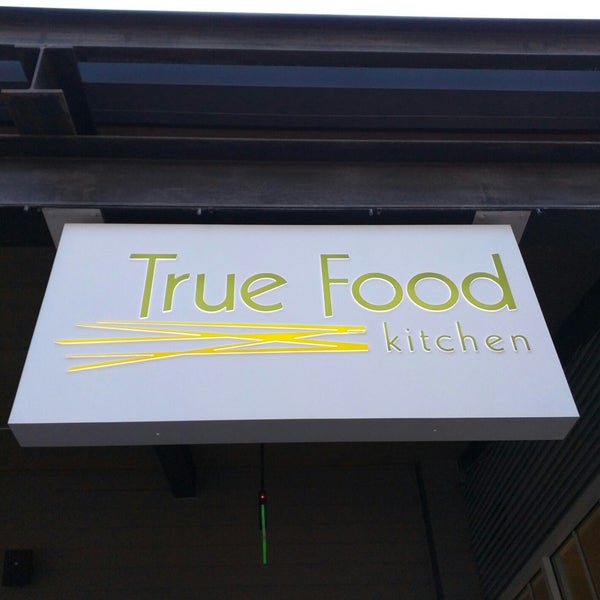 Photo taken at True Food Kitchen by dgw on 1/15/2018