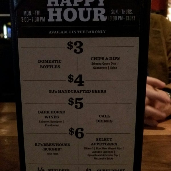 Photo taken at BJ&#39;s Restaurant &amp; Brewhouse by dgw on 1/4/2018