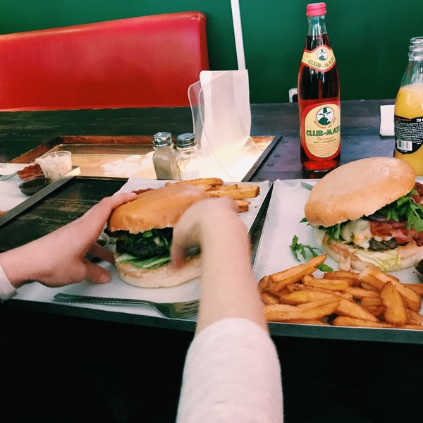4/30/2017にNastia D.がBarn Burgerで撮った写真
