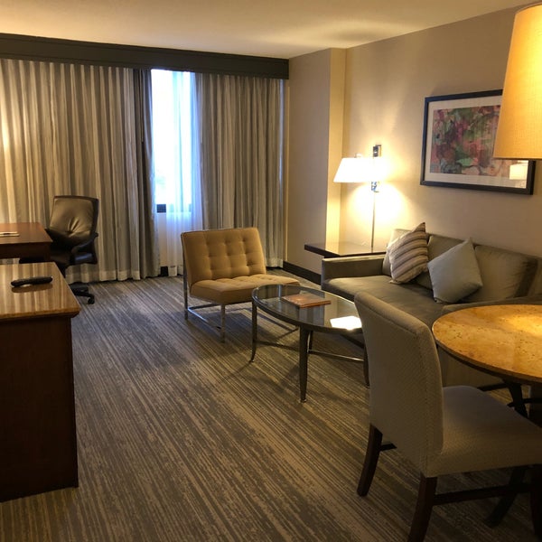 Снимок сделан в DoubleTree by Hilton Hotel &amp; Suites Houston by the Galleria пользователем Brandon G. 1/4/2018