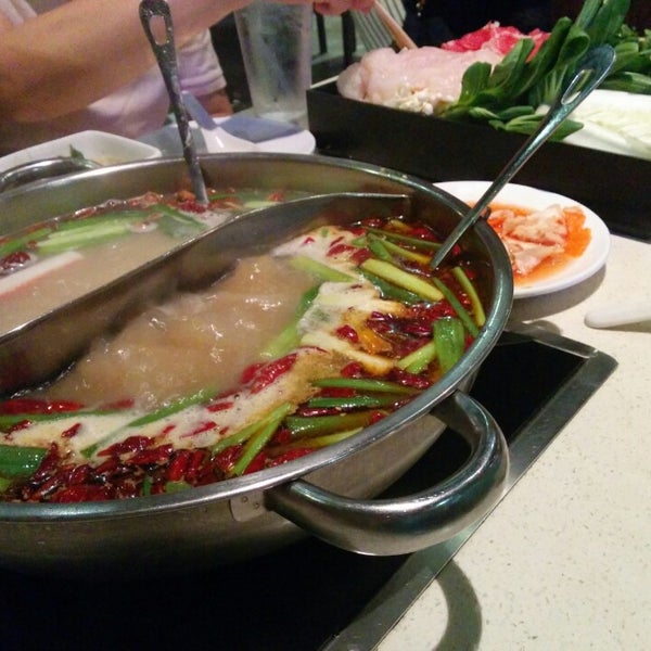 Photo taken at Happy Lamb Hot Pot, Houston Bellaire 快乐小羊 by Kevin L. on 7/20/2014