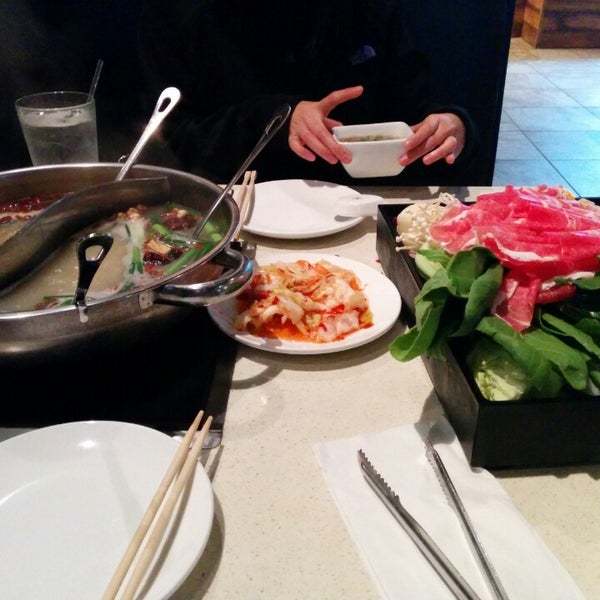 Photo taken at Happy Lamb Hot Pot, Houston Bellaire 快乐小羊 by Kevin L. on 1/21/2014