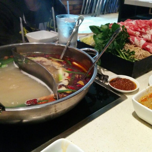 Photo taken at Happy Lamb Hot Pot, Houston Bellaire 快乐小羊 by Kevin L. on 3/2/2014