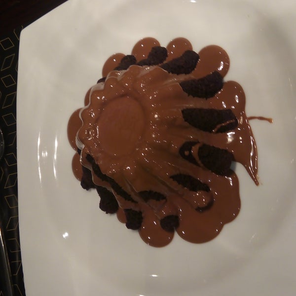 House of chocolate. Дш house of chocolate. House of chocolate. Шоколадный фондан с белым шоколадом. Choco house.