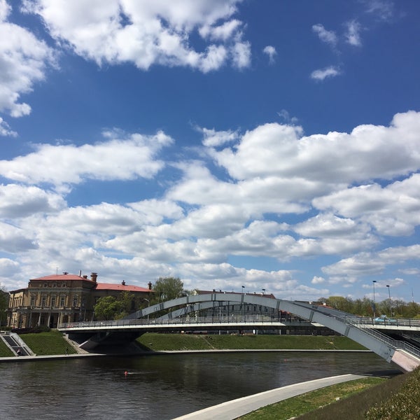 Foto diambil di Mindaugo tiltas | Mindaugas&#39; bridge oleh Skirmantas J. pada 5/13/2017