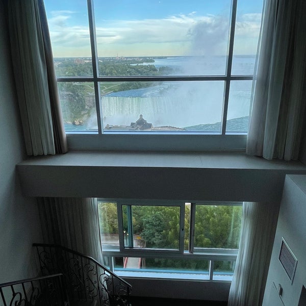 Foto scattata a Niagara Falls Marriott Fallsview Hotel &amp; Spa da Mike C. il 9/28/2021