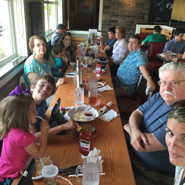 Photo taken at Chili&#39;s Grill &amp; Bar by Denise B. on 8/9/2015