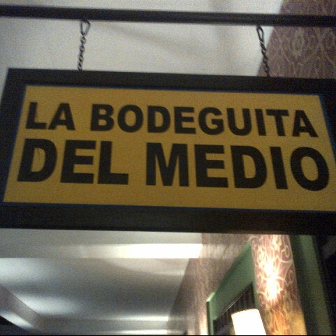 9/20/2012 tarihinde Ruben L.ziyaretçi tarafından La Bodeguita del Medio'de çekilen fotoğraf