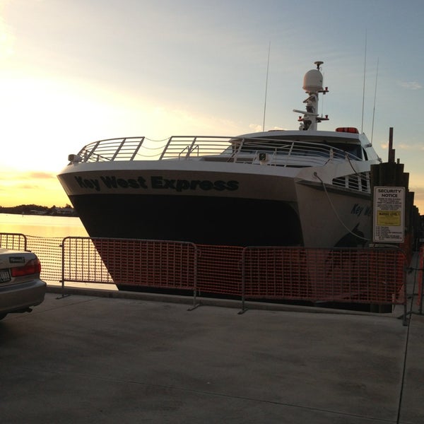 12/23/2012 tarihinde Jessica H.ziyaretçi tarafından Key West Express'de çekilen fotoğraf