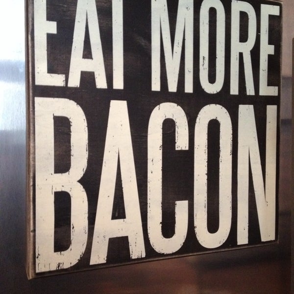 3/15/2014にKeithがBurke&#39;s Bacon Barで撮った写真