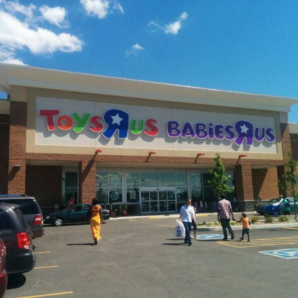 Toys r store us decarie