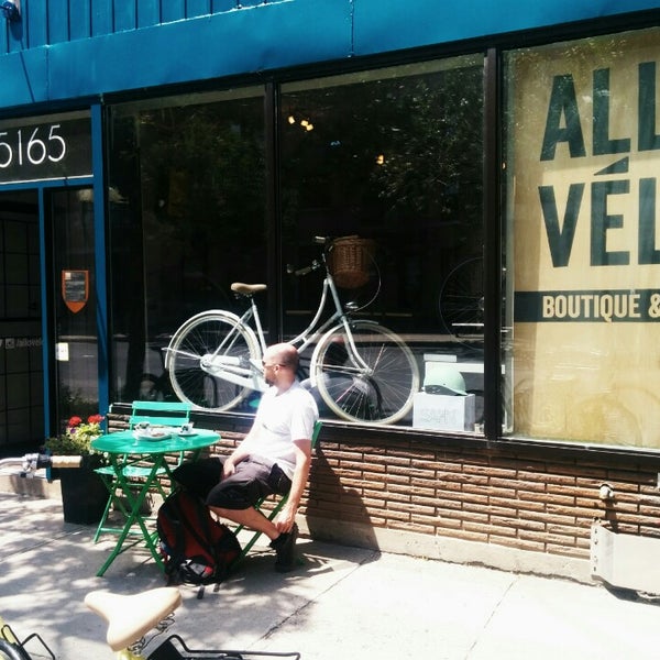 Photo prise au Allo Vélo Café par Zsofi N. le7/6/2014