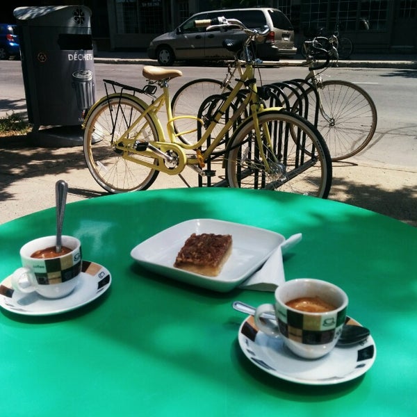 รูปภาพถ่ายที่ Allo Vélo Café โดย Zsofi N. เมื่อ 7/6/2014