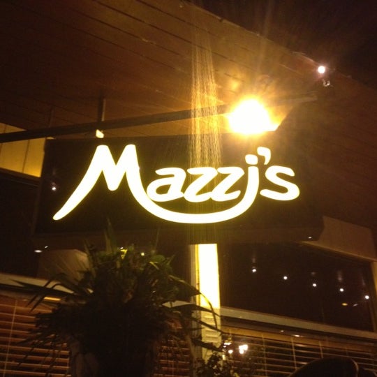 Foto tirada no(a) Mazzi&#39;s por Austin J. em 12/1/2012