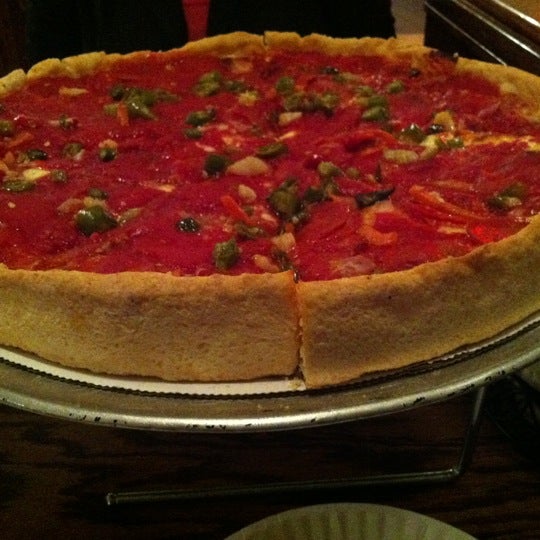 Снимок сделан в Lefty&#39;s Chicago Pizzeria пользователем Josh S. 10/27/2012