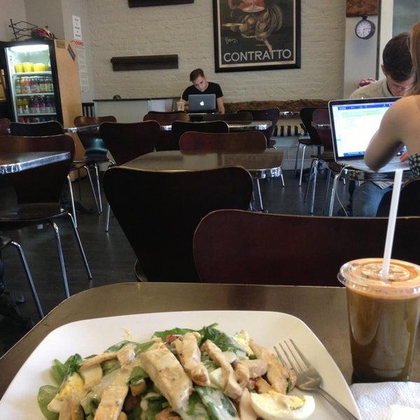 8/16/2013에 Marcia L.님이 Effy&#39;s Cafe에서 찍은 사진